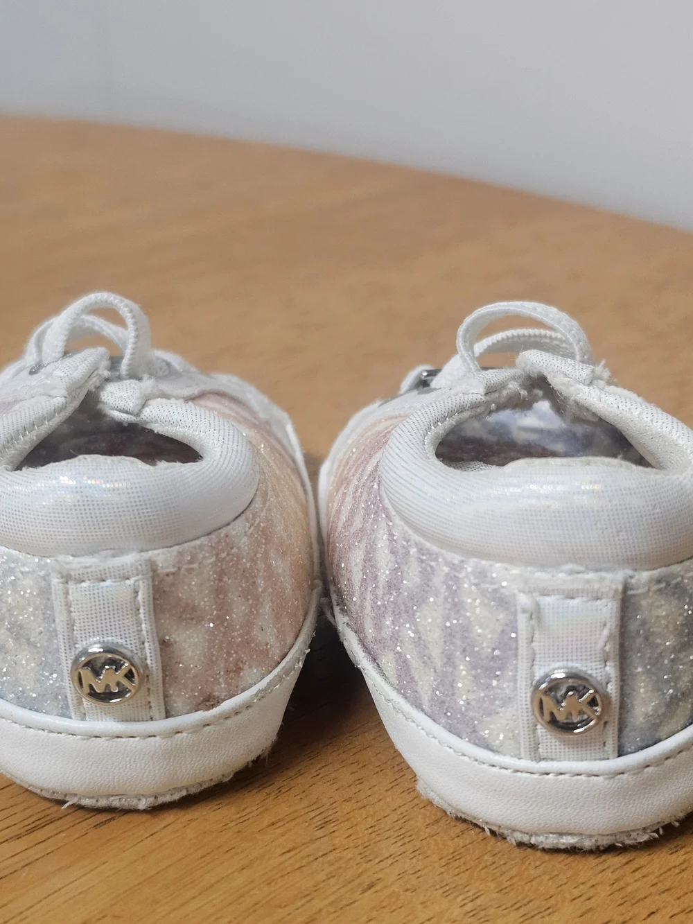 Michael Kors Baby Miracle Unicorn Size 1 Glitter Pastel MK Logo Rainbow Sneakers